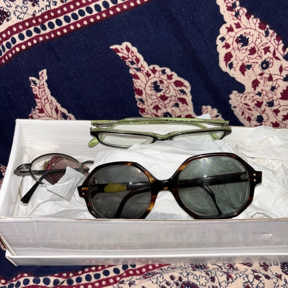 Eyeglass lot